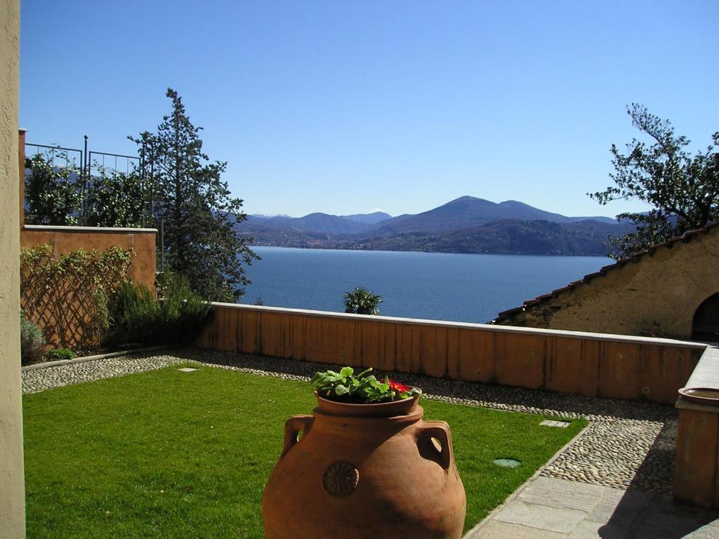 Relais Villa Margherita Oggebio Esterno foto